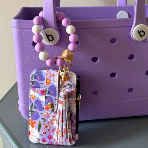 NWT Bogg Compatible Wristlet Wallet Keychain Combo Green Floral OS - Picture 4 of 4